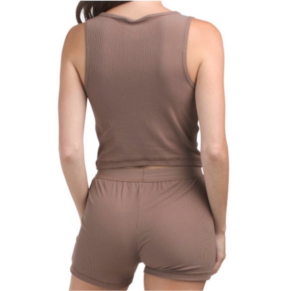 NWT Essentials by Rene Rofe sleepwear set - Picture 8 of 8